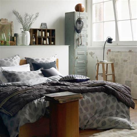 This follows from their simple thoughts. Sporty Bachelor Bedroom Decorating Ideas