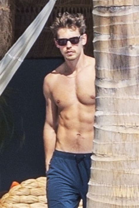 Austin Butlers Lovers On Tumblr Austin Butler Shirtless In Cabo On Christmas