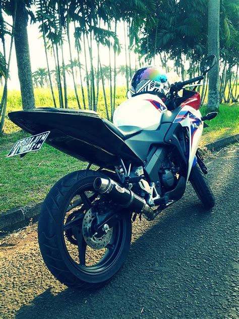 It is honda cbr150 new 2015 for company in cambodia and super motorbike new model 2015, now look at the honda cbr150r, that. White Modified Honda CBr | Honda Cbr 150 R Wallpapers ...