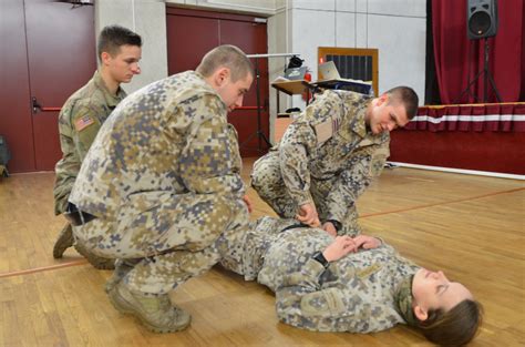Latvian armed forces | latvijas nacionālie bruņotie spēki. U.S. Soldiers train with Latvian NDA cadets | Article ...