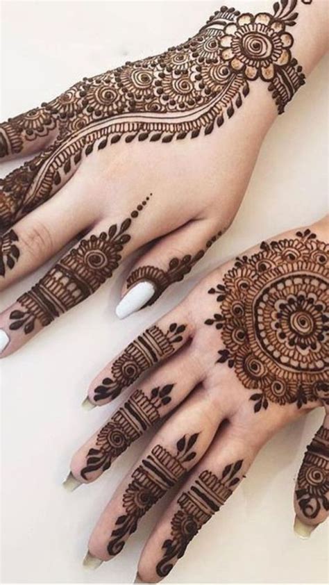 Everyone has their own way of celebrating the festive season. New EID Mehndi Designs 2021 Beautiful, Simple and Easy ...