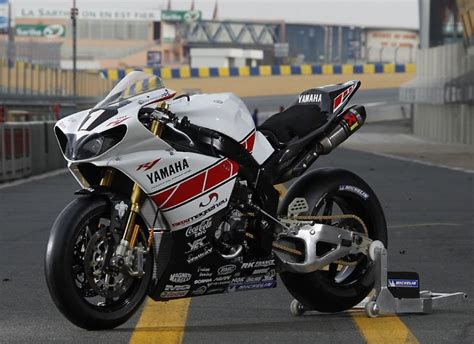 Hot Moto Speed 2010 Yamaha Yzf R1 Official Pictures