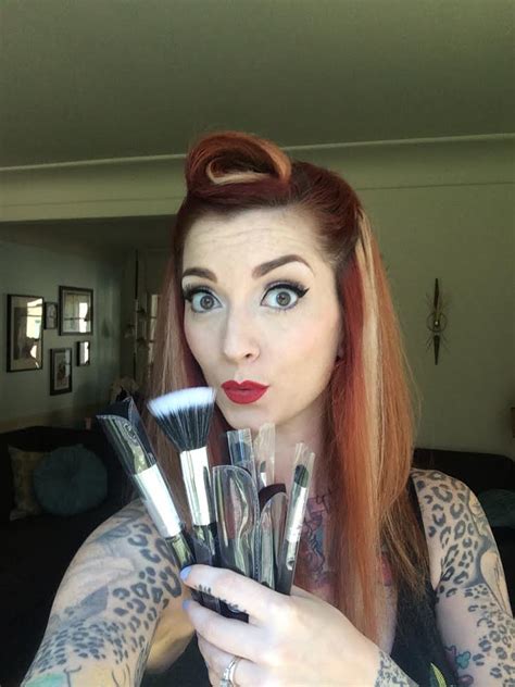 Pin Up Passion Makeup Brush Sets For A Flawless Makeup Look Guaranteed