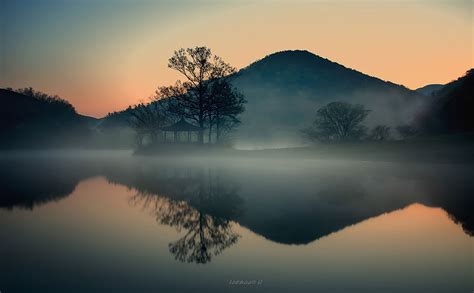 Stunning Reflected Landscapes Capture The Beauty Of South