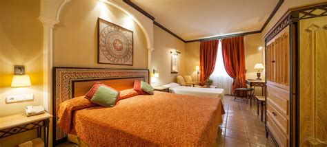 Maybe you would like to learn more about one of these? Hotel ILUNION Mérida Palace Rooms in Mérida