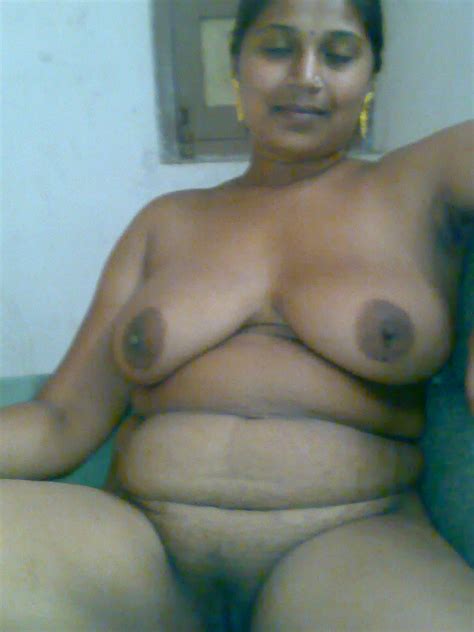 South Indian Aunty Nude N Giving Blowjob