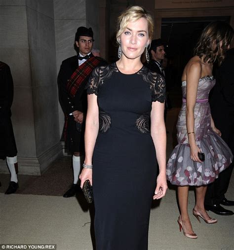 Kate Winslet S Great Illusions And The Dresses That Just Made Her Look Titanic Daily Mail