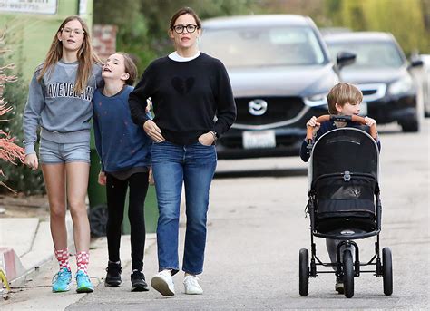 Jennifer Garner Wears Mom Jeans Sneakers To Walk Cat In Stroller