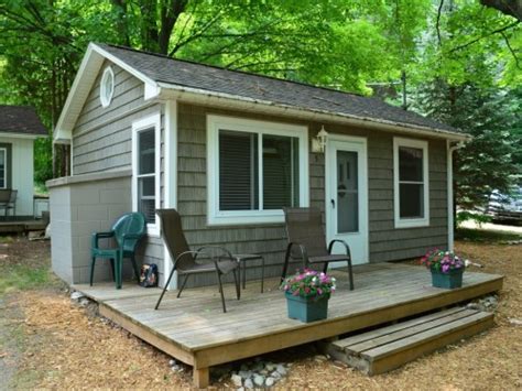 Tiny Territory Homes Under 400 Square Feet