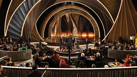 David Korins Creates A Swirling Portal Into The Future For 2022 Oscars