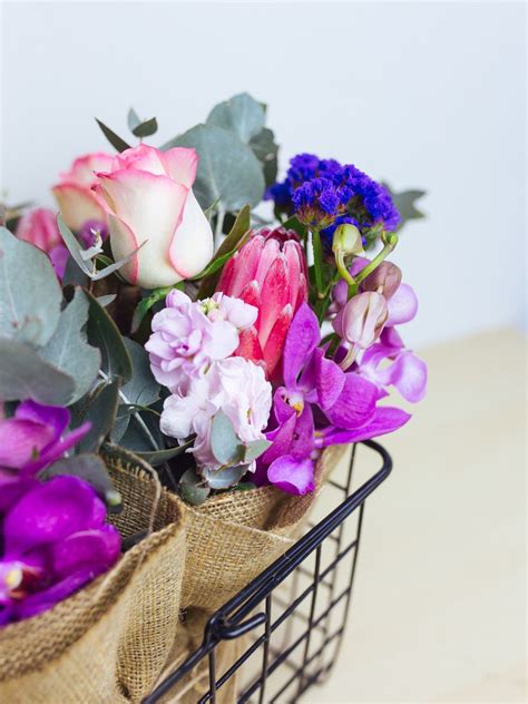 Want same day flower delivery across melbourne? Flowers by @thelittlemarketbunch Photo by @lizzieskyllas ...