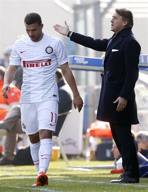 Lukas podolski wurde am 04.06.1985 geboren. Lukas Podolski bei Inter Mailand: "Er macht alles falsch ...