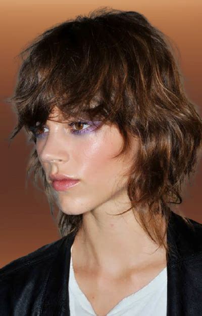 Choppy bangs allow you to style this short hairstyle many different ways, but for an edgier. Shag-hairstyles-for-women-2020-2021-9 - Hair Colors