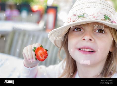 Female Child Toddler Preschooler Hi Res Stock Photography And Images