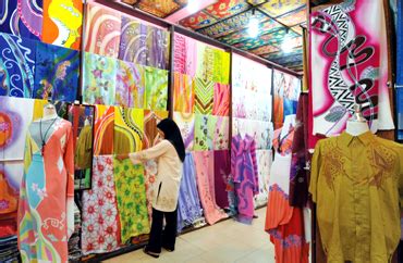 You can call at +60 97 46 16 16 or find more contact information. Wakaf Che Yeh - Kelantan