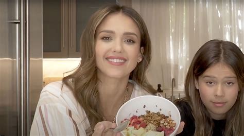 Jessica Alba And Daughter Honor 12 Film Hilarious Asmr Video While