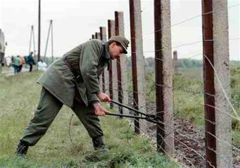 Thirty years ago on monday hungarian border guards for the first time allowed people from communist east germany to cross freely into austria and hundreds of them rejoiced. The new 'Iron Curtain': Hungary plans massive border fence ...