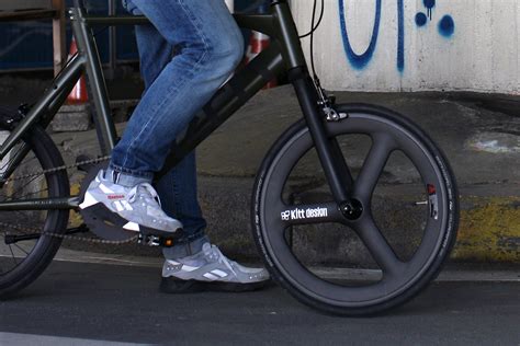Kittdesign Carbon Tri Spoke Wheel リアホイール
