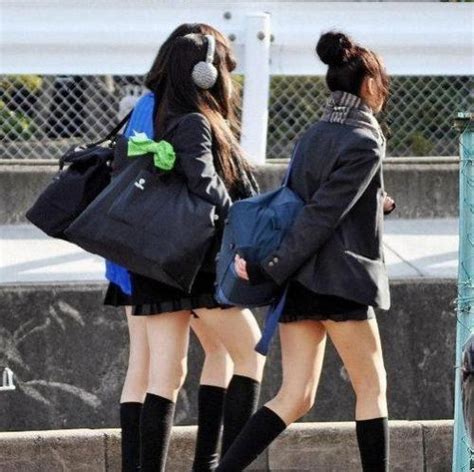 日本女生的校服裙子为什么越来越短？