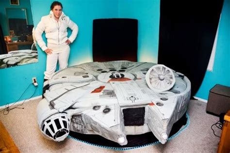 Millennium Falcon Bed It Actually Lights Up Star Wars Bed Star