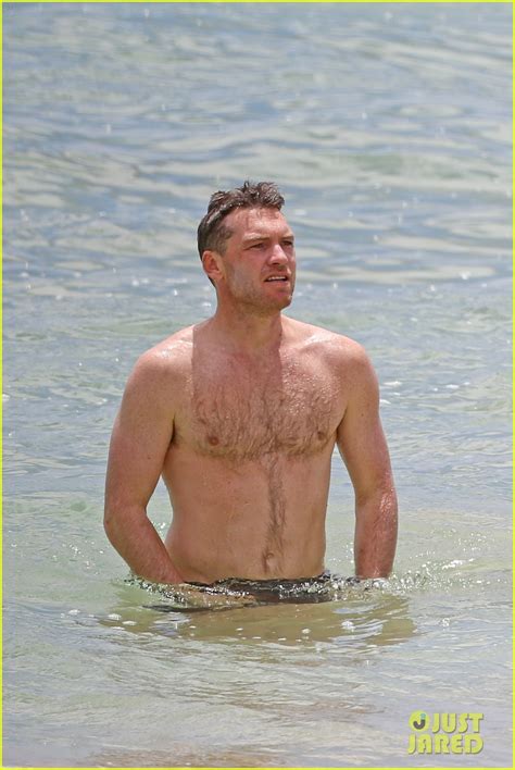 Sam Worthington And Lara Bingle Show Off Beach Bodies In Hawaii Photo 3185745 Bikini Sam