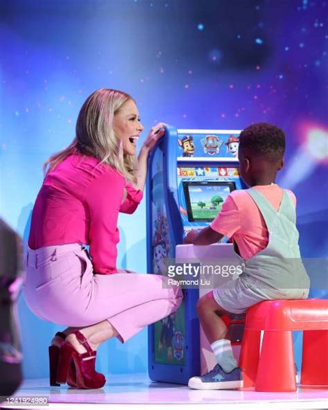 Kelly Ripa Host Photos And Premium High Res Pictures Getty Images