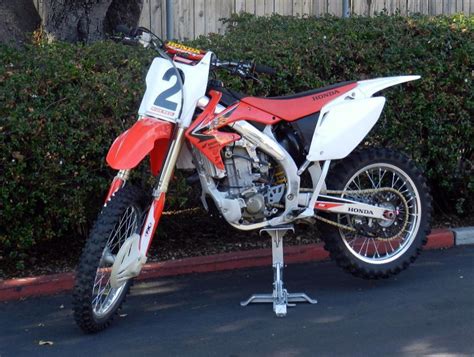 We are an integrative trading and exporter enterprise on variable kinds of atv, dirt bike, go kart, pocket bike, chopper, moped scooter with ce epa, eec certificate, we also produce high quality sea. Buy 2005 Honda Crf 450R Dirt Bike on 2040-motos