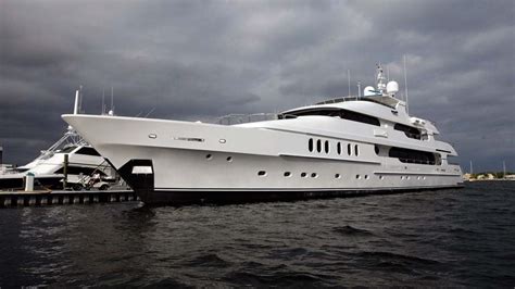 Tiger Woods Yacht Numbers To Know About Tiger S Insane M Yacht