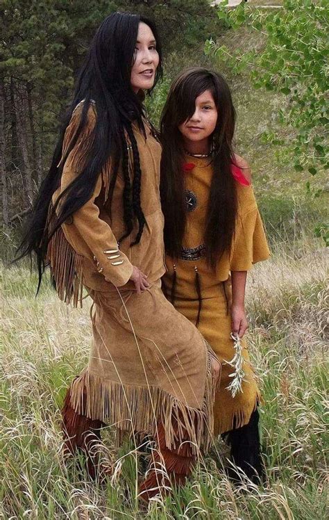 Pin By Diane Hofman On Native Americans Native American Girls Native