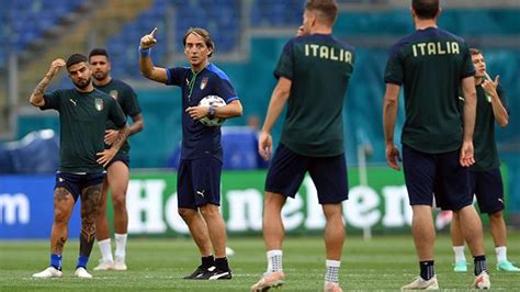 Carlo ancelotti sepakat tinggalkan everton, segera latih real madrid. Euro 2020: Alasan Roberto Mancini Rotasi 8 Pemain Saat ...