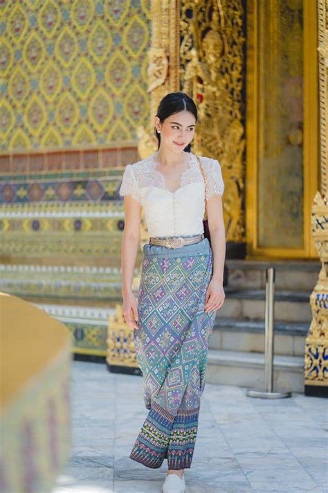 chut thai découvrez la beauté et l élégance de la robe traditionnelle thaïlandaise thai holidays