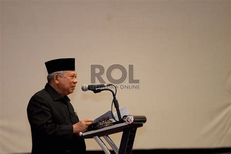 Pada masa ini, penggunaan laman sosial melalui internet amat popular di malaysia. MUI akan Terbitkan Pedoman Penggunaan Media Sosial ...