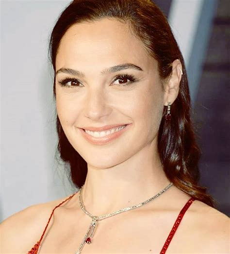 Gal Gadot Gal Gadot Smile And Laugh Appreciation 2 Gals Million Watt Smile Emporium Page