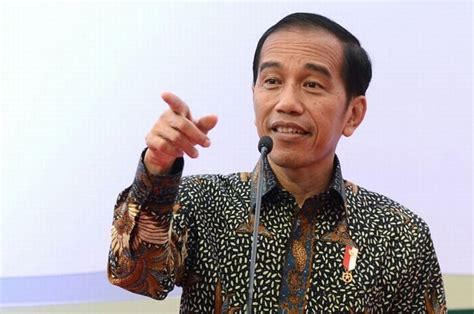 Viralnya foto presiden jokowi saat terduduk dan menangis di tengah suasana duka berpulangnya ibunda sudjatmi notomihardjo memang menjadi pemandangan yang mengharukan. Presiden Jokowi: Karena Virus Korona, Supply dan Demand ...