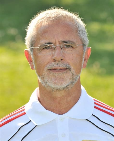 Gerd müller was born on november 3, 1945 in nördlingen, bavaria, germany as gerhard müller. Sorge um Gerd Müller: 15 Stunden in Italien vermisst - n-tv.de