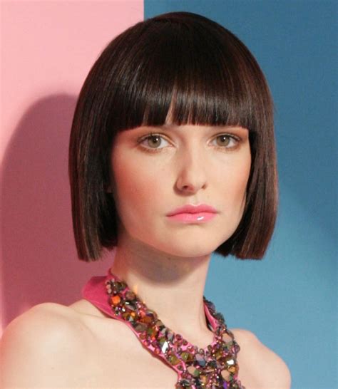Popular layered lobs and short to long bobs in hollywood. Classic bob hairstyle with blunt squared ends and a ...