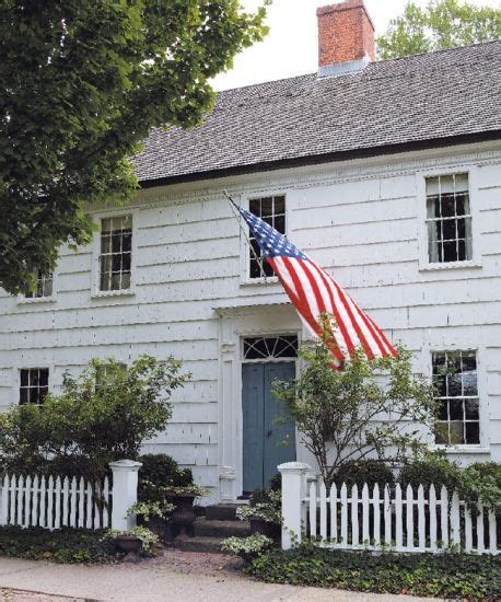 Home In The East Hampton Ca 1770 Hamptons Cottage Beach Cottage