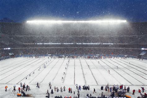 Most Memorable Moments At Nfl Snow Games Over The Years Mangodating