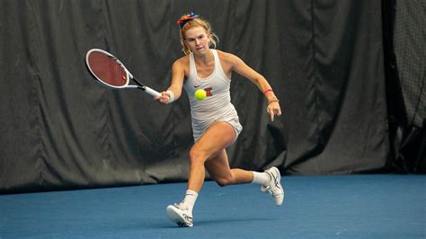 Megan Heuser 2023 24 Women S Tennis University Of Illinois Athletics