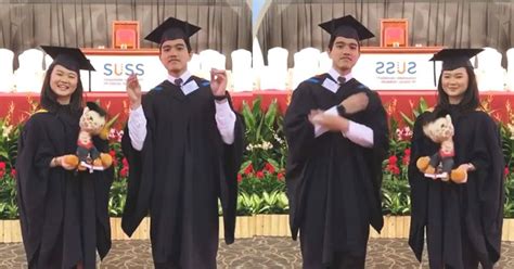 #kaesang #jokowi #kaesangpangarep klarifikasi kaesang pangarep saat berpacaran dengan felicia. Wisuda Bareng Pacar, Aksi Kaesang Pangarep Joget Entah Apa ...