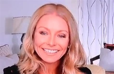 Kelly Ripa Reveal What Shes Been Hiding From ‘live Audience During Quarantine Kelly Ripa