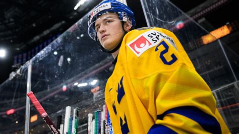 Oskar Olausson kallas upp närmar sig NHL debut