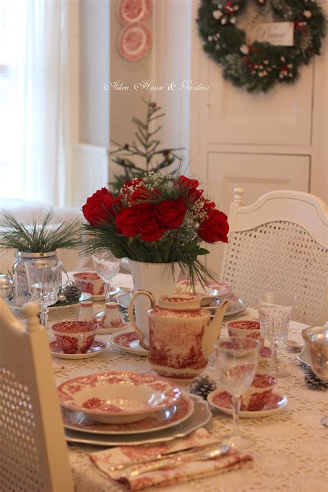 Aiken House And Gardens Red And White Christmas Tablescape
