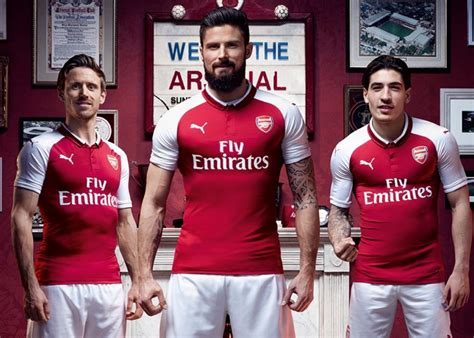 Consigue todas las equipaciones, chaquetas y pantalones de chándal de tu equipo para hombre, mujer y niños. Arsenal Fc Nueva Camiseta