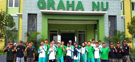 Galih pratama humas program peduli siswa manggarai. Peduli Lingkungan, Siswa SMK Islam 1 Blitar Bersama GP ...