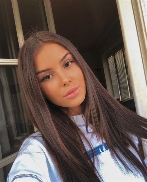 Pin by 𝔠𝔞𝔱𝔥𝔢𝔯𝔦𝔫𝔢 on Selfie Posing in 2019 Hair styles Long
