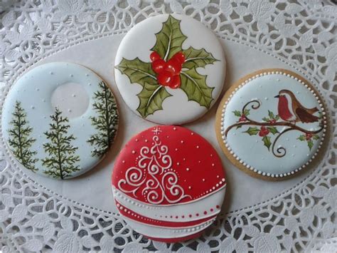 These christmas sugar cookies decorated with royal icing are cutest desserts. Elegant Christmas Cookies | Christmas cookies decorated ...