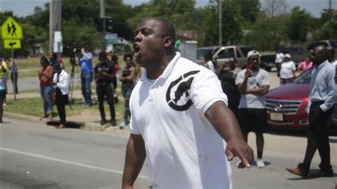 oklahoma police fatally shoot black man sparking protest