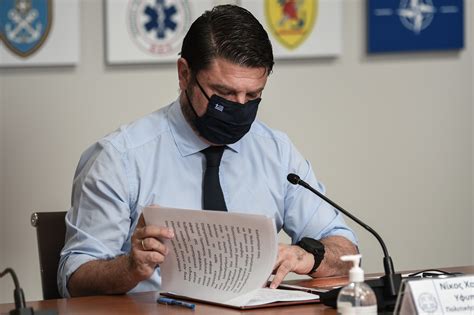 Η νέα κολεξιόν άνοιξη/καλοκαίρι '21. Νέα μέτρα στην Αττική: Σταματούν οι συναυλίες και οι ...