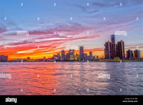 Detroit Skyline From Windsow Riverfront At Sunset Stock Photo Alamy